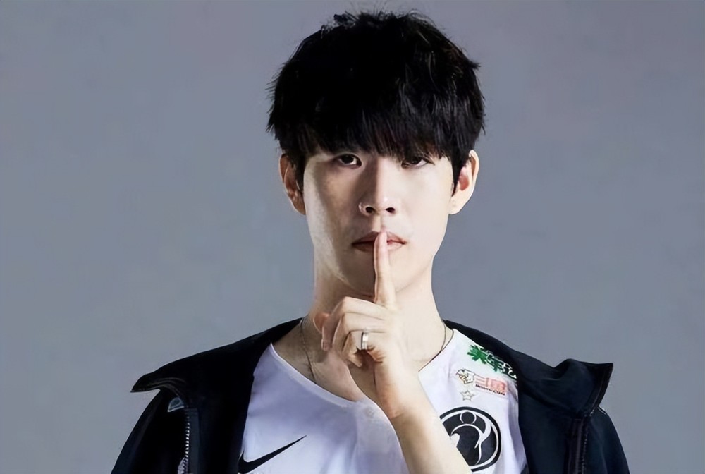 CSGO VP影业为何改名Outsiders？